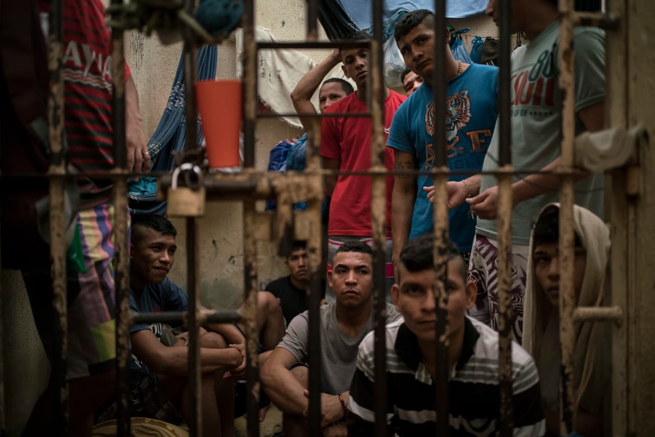 <b>Puesto 3. Brazil. 746,532 presos (2019)</b>, según el Consejo Nacional de Justicia de ese país. Se cree que este total omite a los detenidos en instalaciones policiales, más de 19.735 a finales de 2016. Su tasa de población penitenciaria es de 348, basado en una población estimada de 214 millones en agosto de 2019.