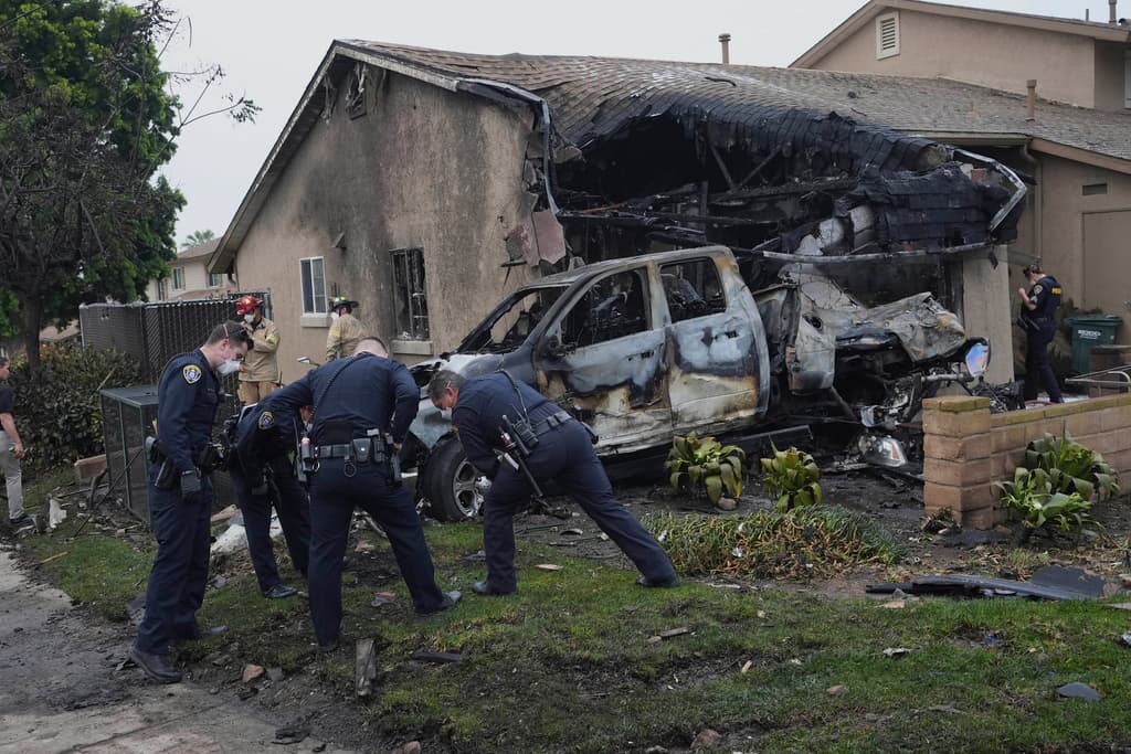 Según los bomberos de San Diego, aunque hubo "impacto directo" sobre algunas viviendas, hasta el momento no pueden ofrecer una cifra de muertos.