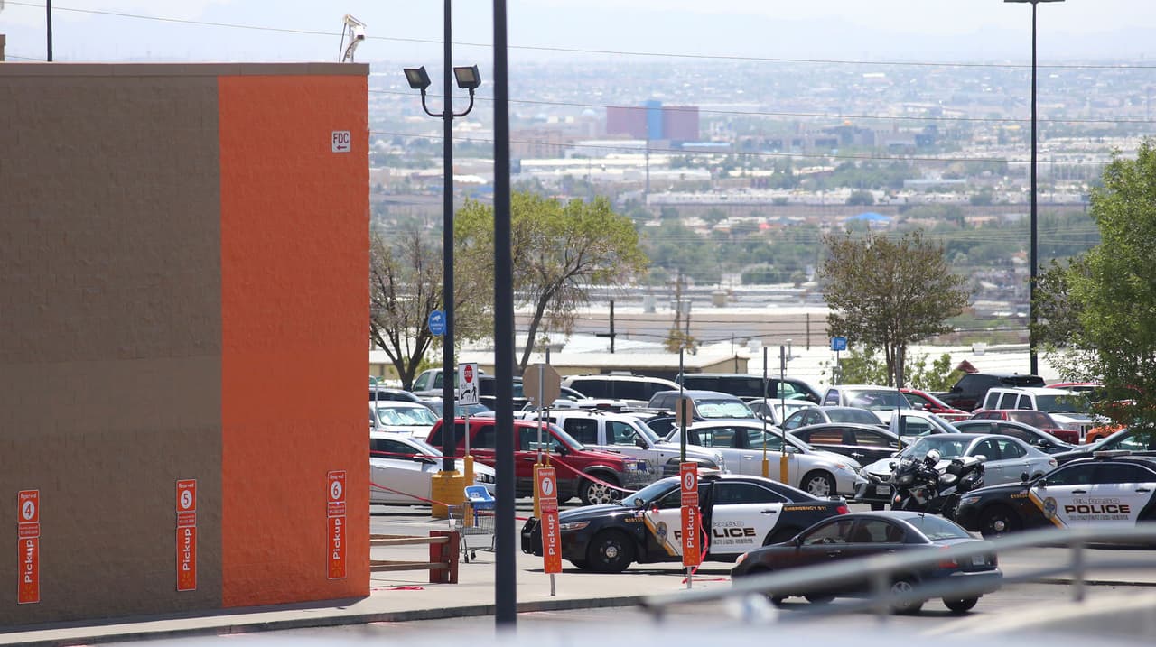 <b>"Es uno de los días más mortales en la historia de Texas",</b> dijo el gobernador Greg Abbott al confirmar la cifra de fallecidos y pedir que el país tuviera a El Paso en sus oraciones.