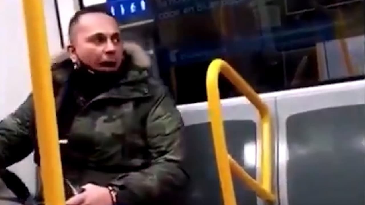 Atacó con insultos racistas a una inmigrante y ahora podría ir a la cárcel por delito de odio