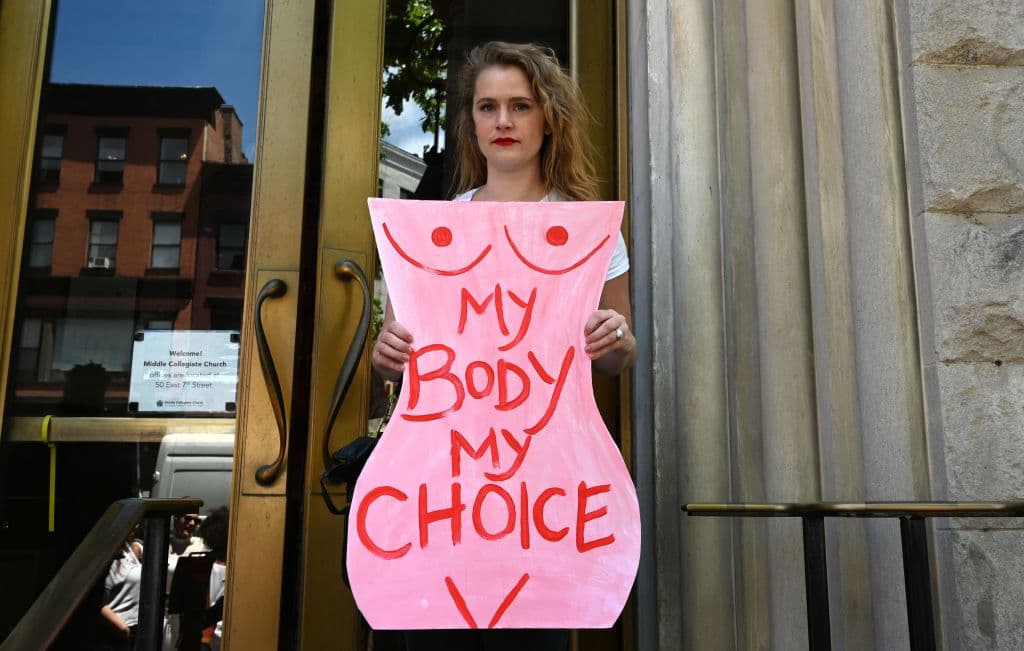 Un juez federal bloquea temporalmente la restrictiva ley de abortos en Georgia y evita su entrada en vigencia