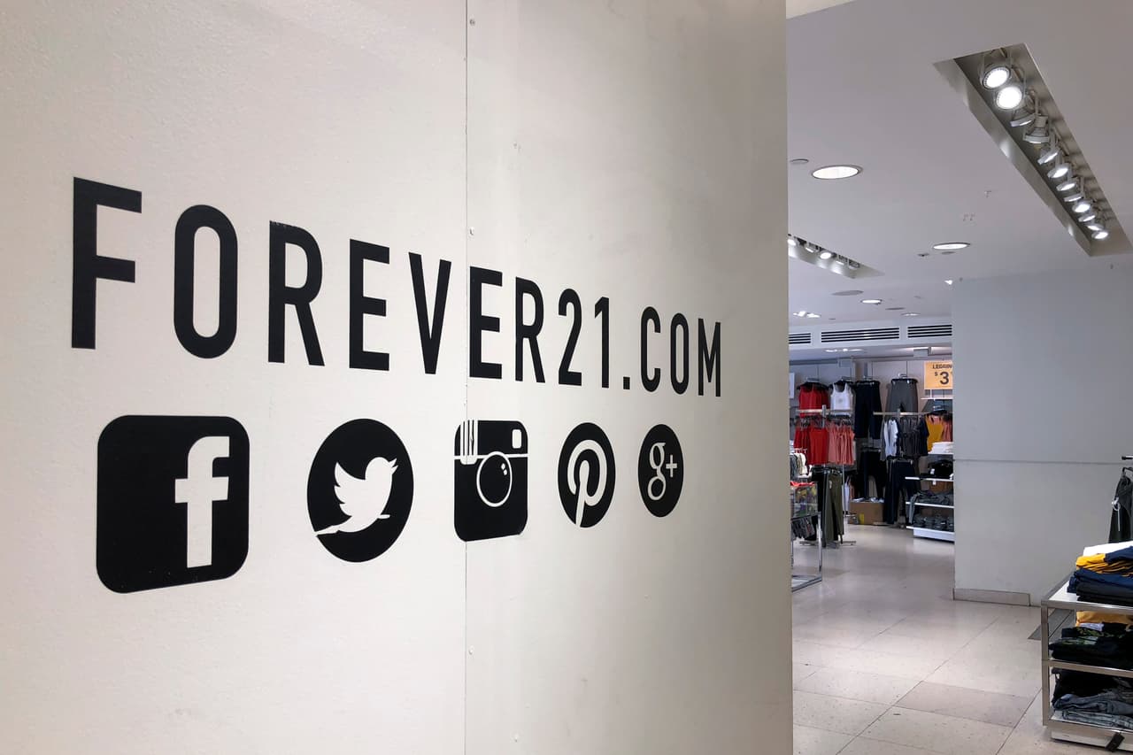 También la tienda del Mall at Millenia, en 4200 Conroy Rd, en la ciudad de Orlando.