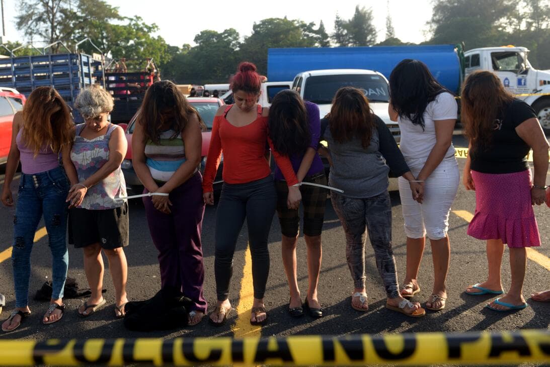 Una joven confiesa que fue el señuelo de la MS-13 para asesinar a balazos a un menor 
