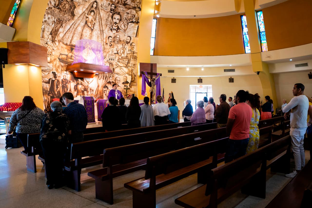 Mientras se confirman los resultados de los tres sacerdotes, las misas no se realizarán. 
<br>
<br>