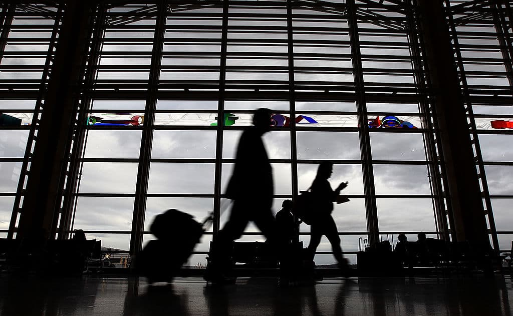Cualquier de los tres aeropuertos le ofrece la posibilidad de viajar a múltiples destinos, pero las diferencias van más allá de la ubicación en las que se encuentran.
<br>