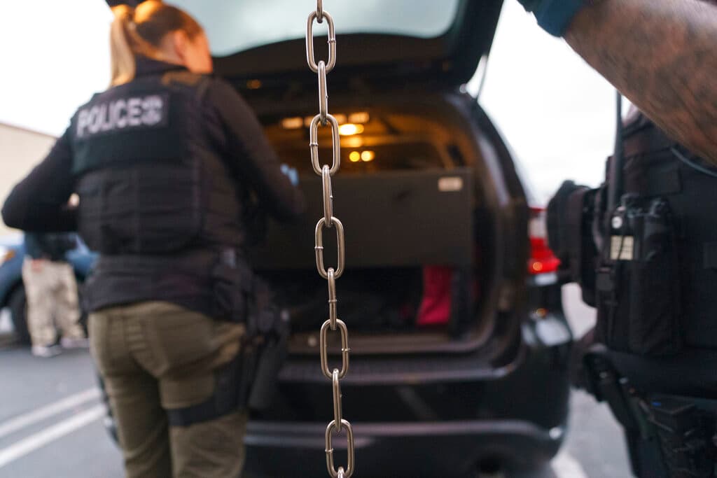 Ser migrante irregular "no justifica una detención", alerta vicepresidenta de CIDH