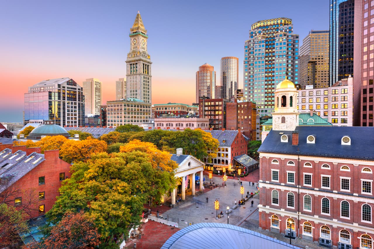 <b>Puesto 6. Massachusetts</b>.
<br>
<br>Porcentaje de la población con al menos una dosis de la vacuna administrada: 37.4%.
<br>
<br>Número de personas con al menos una dosis administrada: 2,581,225.
<br>