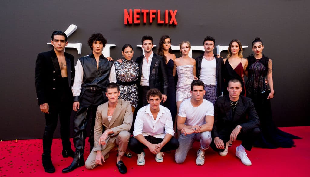 Mientras que la española fue una de las protagonistas de 'Élite' al lado de Danna Paola, el actor estelarizó 'Oscuro deseo' junto a Maite Perroni.
<br>