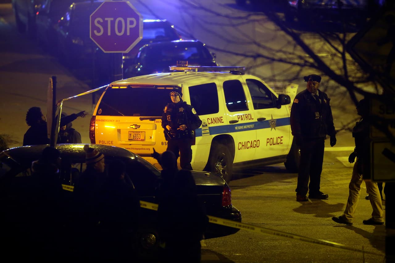 Carrera clandestina en calles de Chicago deja tres personas muertas 