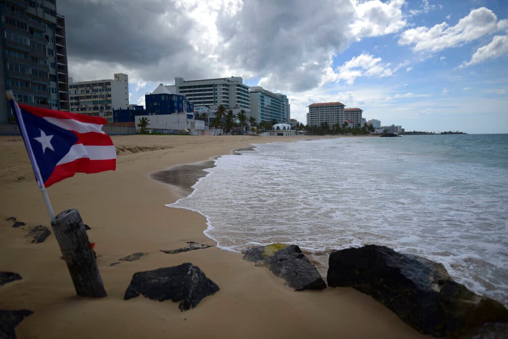 ¿Por qué protestan en Puerto Rico contra el alquiler a corto plazo? Te explicamos qué es y su efecto en los habitantes