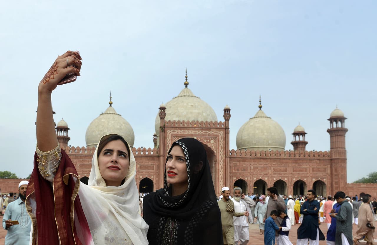 <b>Puesto 23. Lahore, Pakistán: Llegará a los 12,642,000 habitantes en 2020</b>. En 2000 tenía 5,576,000 habitantes, lo que significa un crecimiento de 126% en las últimas dos décadas. Pakistán es el 5to país más poblado del mundo, tiene más de 212 millones de habitantes.