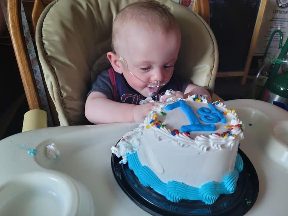 El pasado sábado 5 de junio de 2021, rodeado de familiares y sus perros, Richard Scott William Hutchinson, el bebé más prematuro que ha sobrevivido, pudo celebrar su primer año de vida.