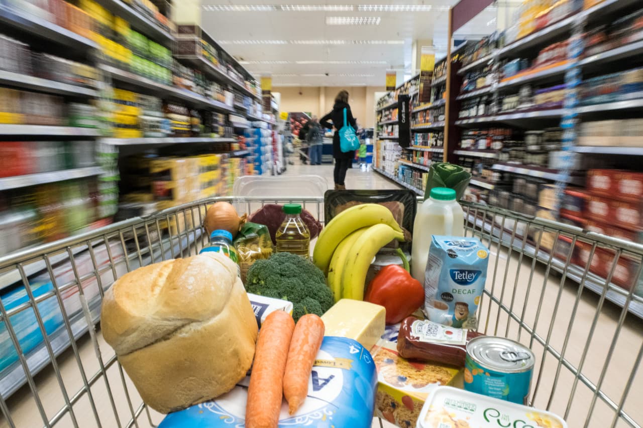 Meijer está agregando empleados temporales en cada una de sus tiendas. La cadena de supermercados del Medio Oeste dijo que se han acercado a las empresas locales para dar a los empleados sin trabajo un trabajo temporal. Para aplicar o mas información visita su pagina 
<a href="https://jobs.meijer.com/" target="_blank">web</a>.