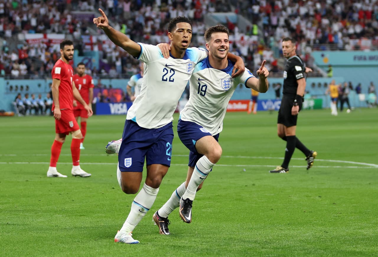 <h3 class="cms-H3-H3">1. Inglaterra</h3>
<br>
<br>⚽
<b> Valor de la plantilla: </b>$1,540 millones.
<br>
<br>⚽ 
<b>Jugador más caro: </b>Jude Bellingham.
<br>
<br>⚽ 
<b>Costo de transferencia de su jugador más caro: </b>$208 millones.
<br>