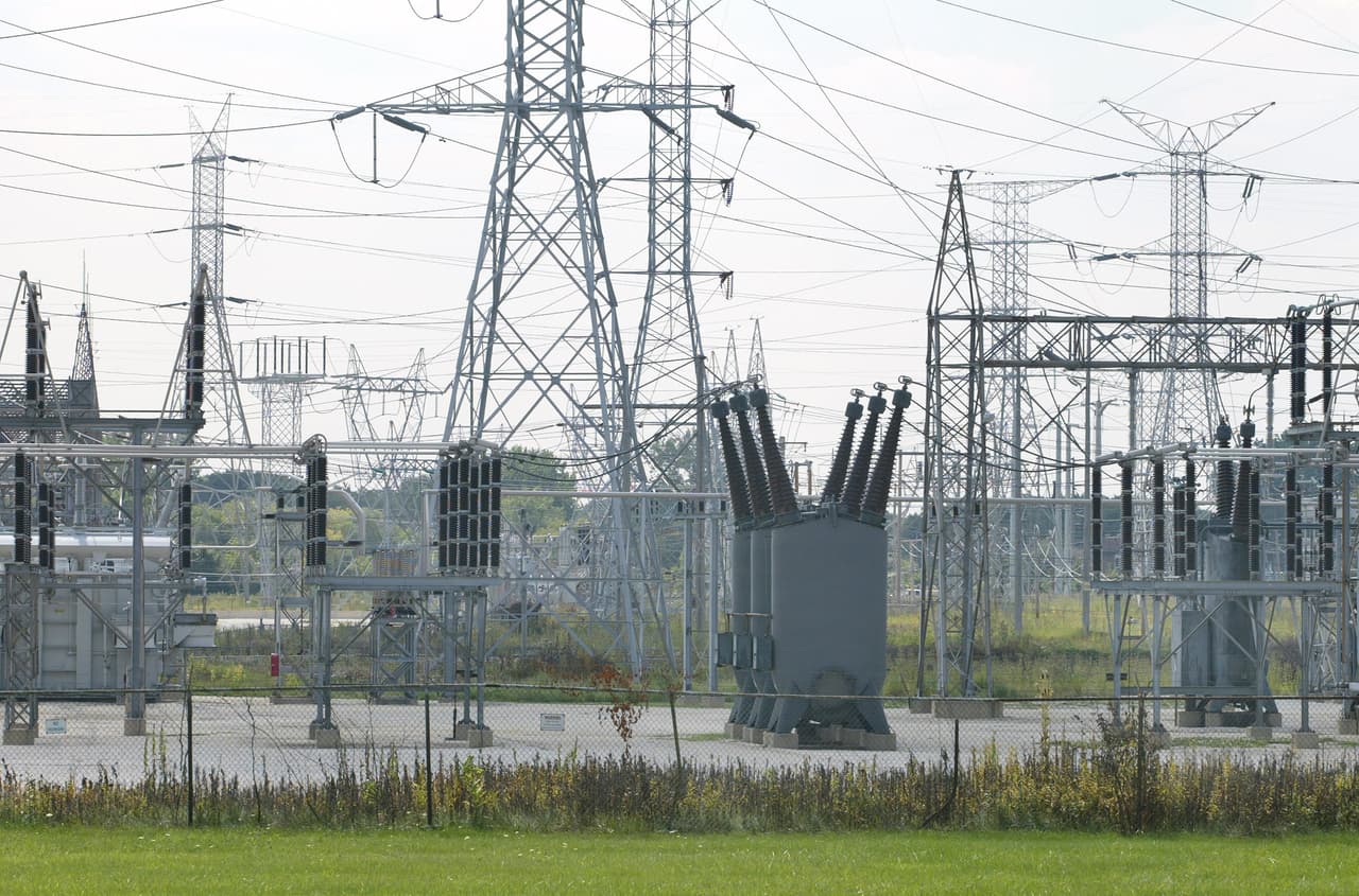 Llama ERCOT a reducir consumo de energía en horas de calor extremo