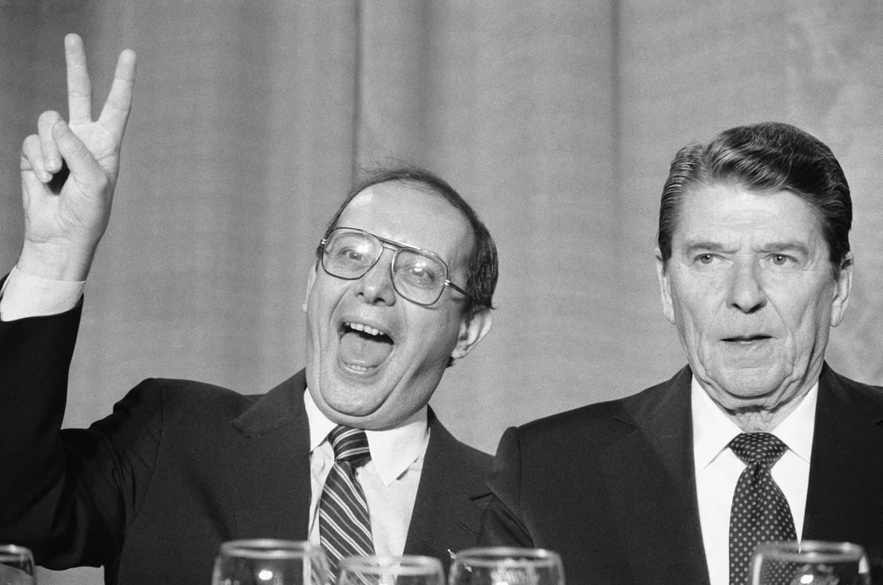 <b> 23 horas y 30 minutos.</b> 
<b>Alfonse D'Amato (Republicano por Nueva York).</b> Se discutía la ley de Autorización de Defensa. 17 de octubre de 1986.