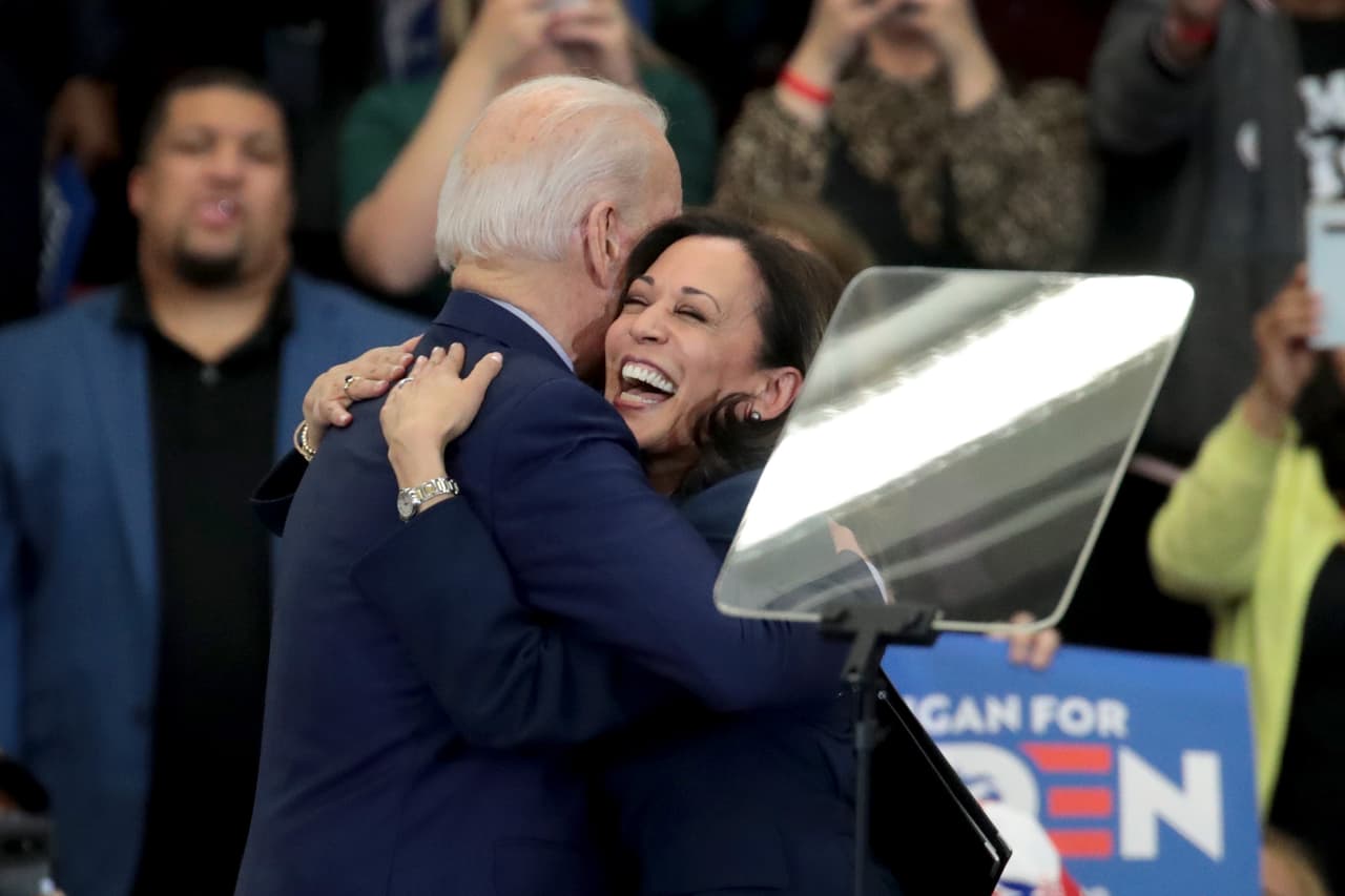 <b>Kamala Harris: </b>"Él es un servidor público que siempre ha trabado por lo mejor que somos como nación y necesitamos eso ahora", aseguró el 8 de marzo, y pidió a sus seguidores que también dieran su apoyo al exvicepresidente. "Hay mucho en juego en esta elección", añadió.