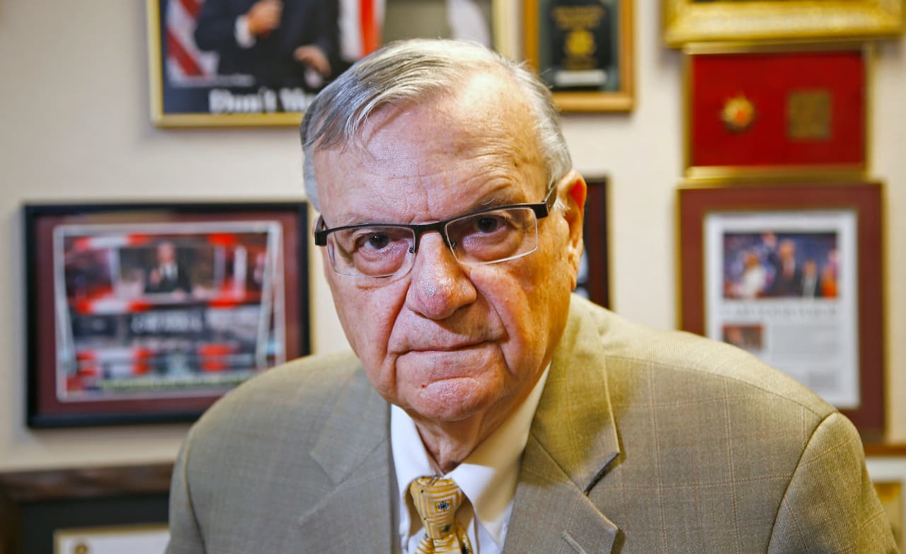 Sheridan 
<b>afirma que él no está vinculado con las medidas de Arpaio</b> en contra de la comunidad hispana.