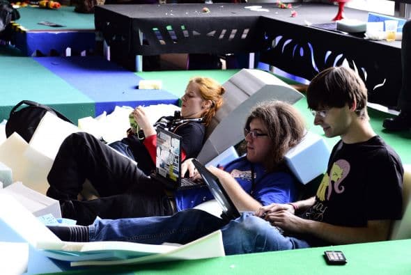 "El objetivo del centro de datos de la NSA es espiarnos a todos, esa es la realidad", afirmó el activista del grupo de "hackers" Cult of the Dead Cow.