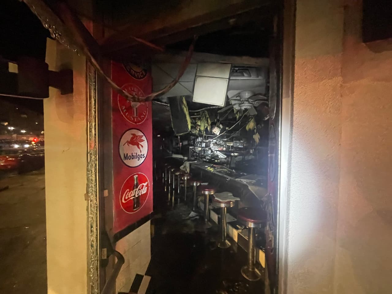 Afortundamente 
<b>no se reportan heridos por este incendio</b>, y las autoridades continúan investigando.