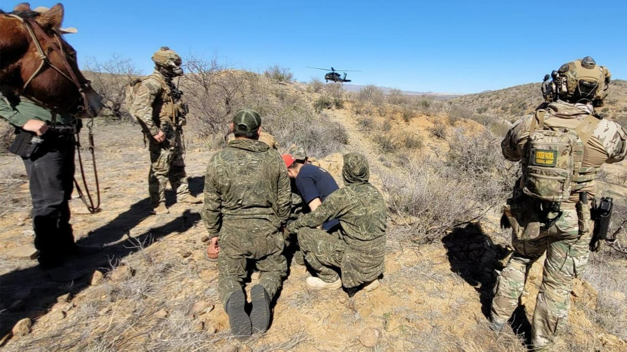 Además hubo al menos seis casos relacionados con narcóticos, se incautaron dos armas de fuego y se registró un arresto significativo de un 
<b>violador condenado</b> cerca de Sells.