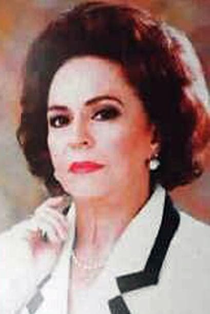 <b>Silvia</b> participó en casi 30 películas y 45 telenovelas, además hizo algunas obras de teatro y series de televisión como 
<i>Gran teatro </i>y
<i> Derbez en cuando</i>, solo por mencionar algunos.