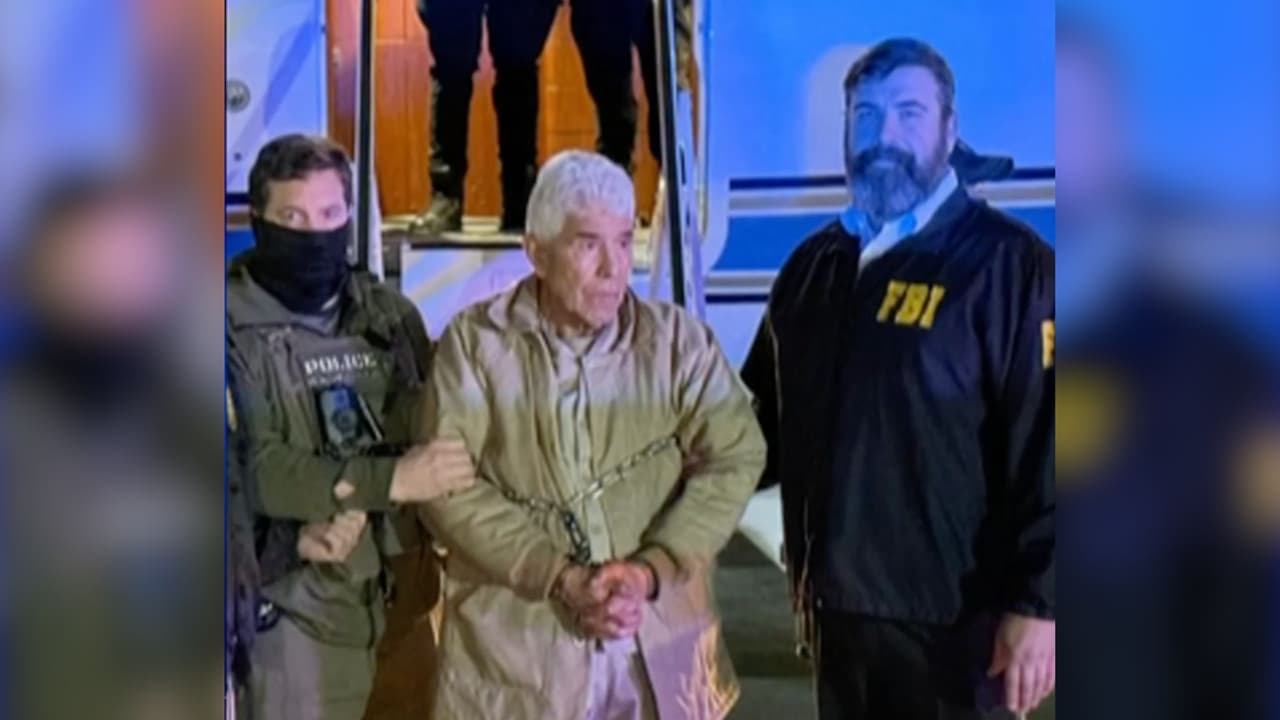 Los extraditaron en el mismo avión: lo que sabemos del sigiloso operativo que trasladó a Caro Quintero y a otros narcos a EEUU