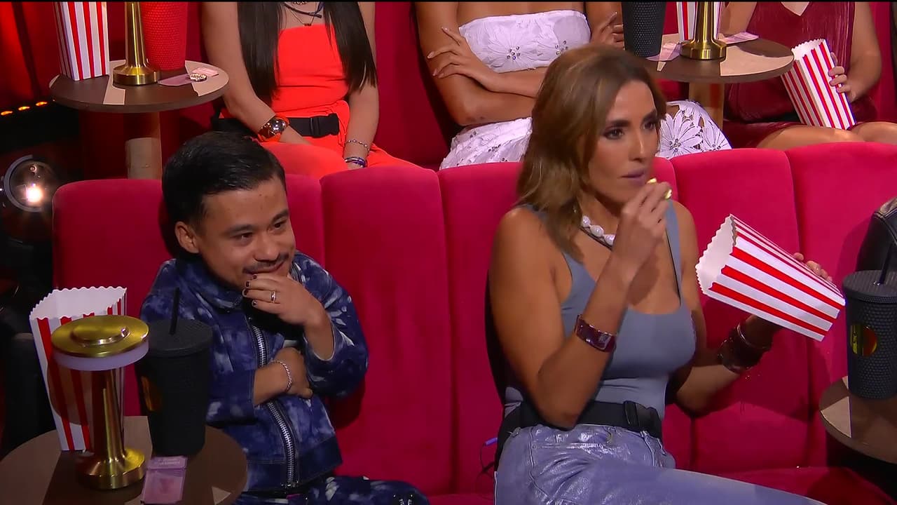 Ninel y Mar se quitan las caretas en la noche de cine con la película 'Golpe tras golpe'