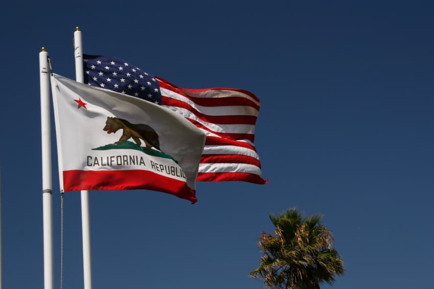 <h3 class="cms-H3-H3">¿Qué están haciendo los legisladores de California para proteger a los trabajadores?</h3>
<br>Los representantes de California trabajan para promulgar la propuesta AB 257. La propuesta busca dar voz y poder a los empleados en una industria donde actualmente se temen represalias si se denuncian abusos.
<br>