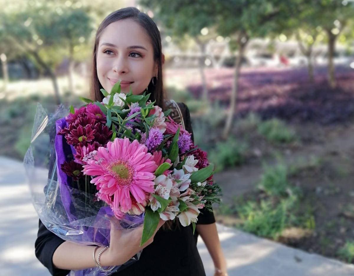 “Ella se mudó aquí a Los Ángeles hace seis meses buscando mejores oportunidades para desarrollar su talento, porque era una niña muy talentosa, reconocida mucho en Monterrey por todo el trabajo que había hecho en el diseño. Es por eso que se le abrieron las puertas para mudarse aquí a Los Ángeles”, dijo Cabrales.