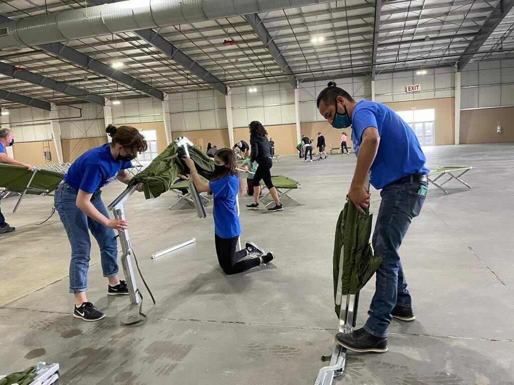 <a href="https://www.univision.com/noticias/inmigracion/dhs-elimina-regla-dificultaba-ciudadanos-residentes-reunificacion-familiar">El objetivo es ayudar a reunificar a tantos niños como sea posible con sus padres u otros miembros de la familia que vivan en los Estados Unidos</a>, posiblemente dentro de una semana, o en un centro de cuidado.