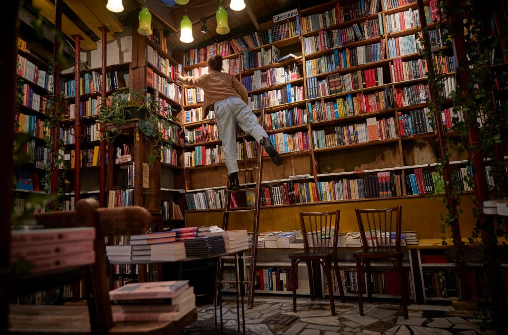 La censura ha perseguido a la literatura desde el principio de los tiempos, según la organización PEN America, Florida registró el tercer lugar en prohibición de libros escolares en la nación, solo después de Texas y Pensilvania. 
<br>