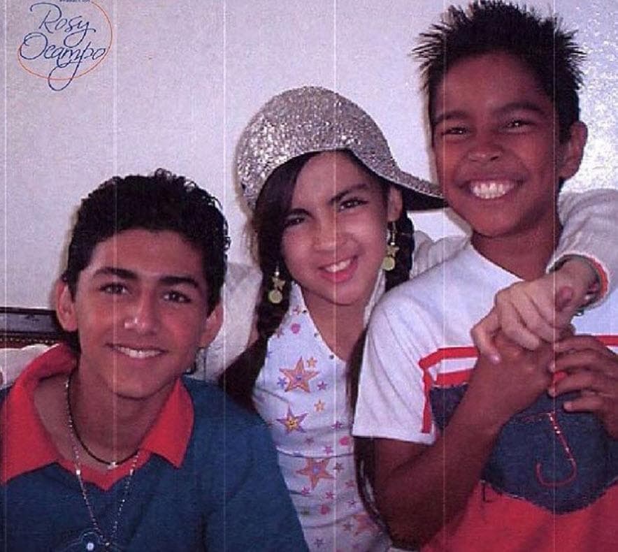 Su actuación lo llevó a ganarse el premio TVyNovelas 2005 como Mejor actor infantil
<b>.</b>