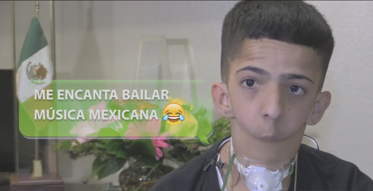 Un joven hispano que nació sin voz se convirtió en compositor de rap y con su talento busca ayudar a otros niños