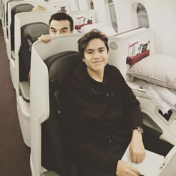 Actualemente Adrián Uribe desborda felicidad con la espera de su segundo hijo, fruto de su relación con la modelo brasileña Thuany Martins ¡
<b><a href="https://www.univision.com/galavision/adrian-uribe-quedo-cautivado-con-la-reaccion-de-su-hijo-gael-tras-enterarse-que-tendra-una-hermanita-fotos">Mira la reacción que tuvo Gael al enterarse que tendrá una hermanita</a></b>! 
<br>