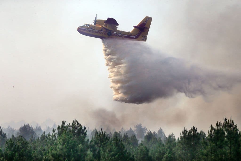 Este domingo, 51 departamentos estaban bajo vigilancia naranja por las altas temperaturas y 15 bajo vigilancia roja, la más alta.