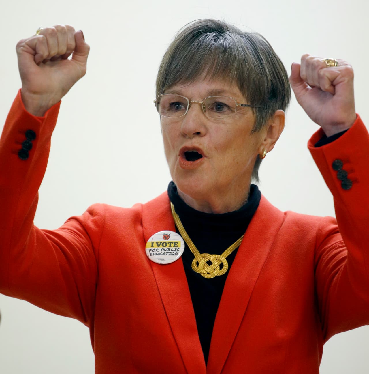En Kansas la demócrata 
<b>Laura Kelly</b> venció al republicano Kris Kobach. La gobernación de ese estado estuvo en manos de los republicanos desde 2011.
