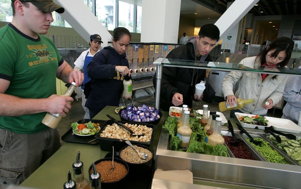Cómo conseguir ayuda cuando logras entrar a la universidad pero no tienes con qué comer