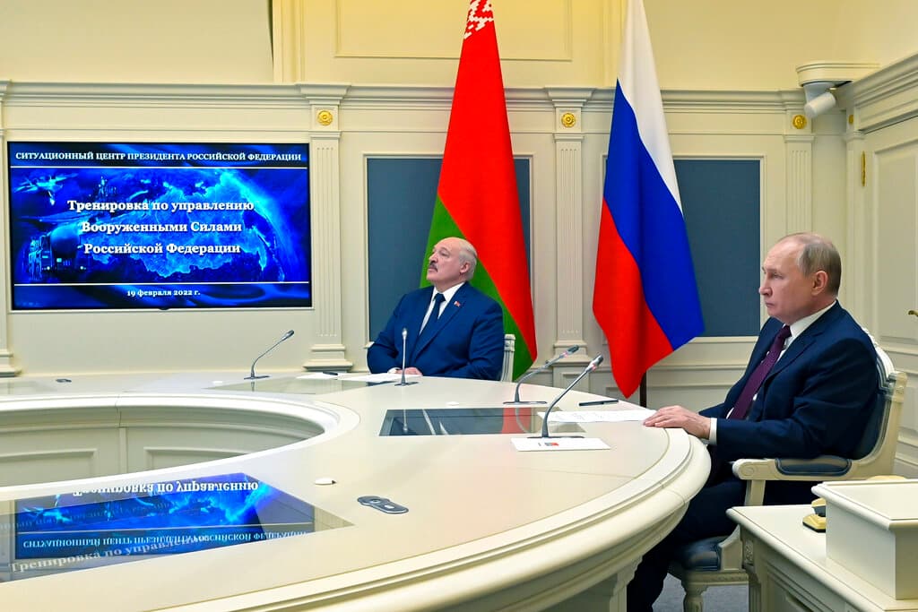 Putin y Lukasheko supervizaron los ejercicios conjuntos de este sábado desde la sala de situaciones del Kremlin.