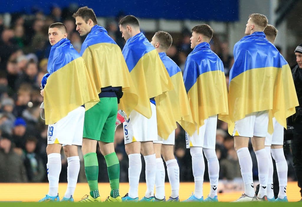 Ucrania reanudará su ñlga de futbol en plena guerra.