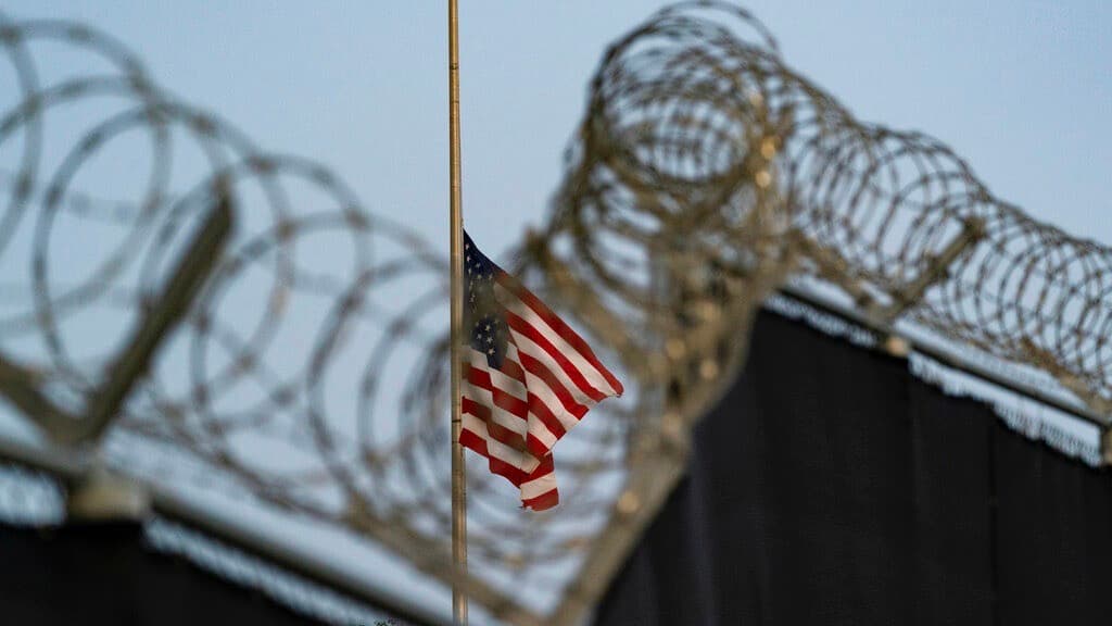 ACLU exige al gobierno de Trump acceso inmediato a inmigrantes detenidos en Guantánamo