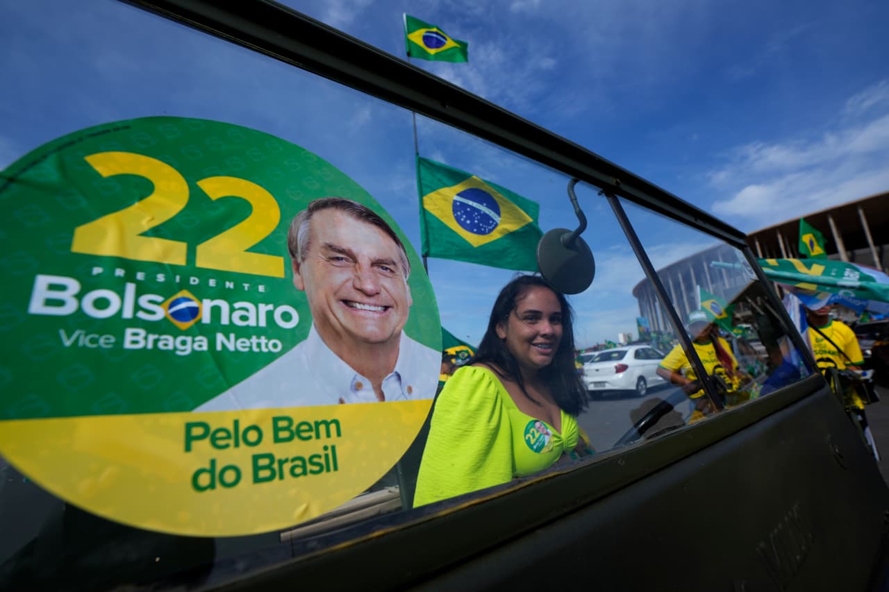 El reñido resultado abre la incógnita sobre si Bolsonaro respetará los resultados en las urnas.