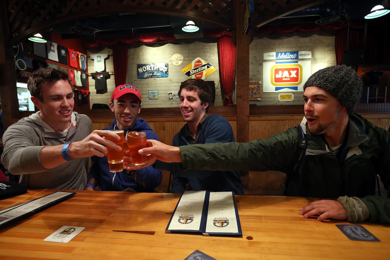 Las cervecerías artesanales están transformando los vecindarios industriales de EEUU