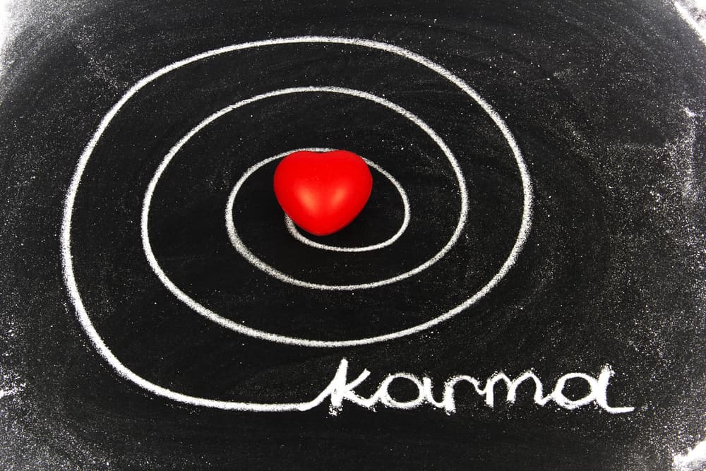 Lo escuchamos constantemente “tiene mal Karma o buen Karma”, y la gente se cuestiona una y otra vez “¿por qué me pasa esto?”.