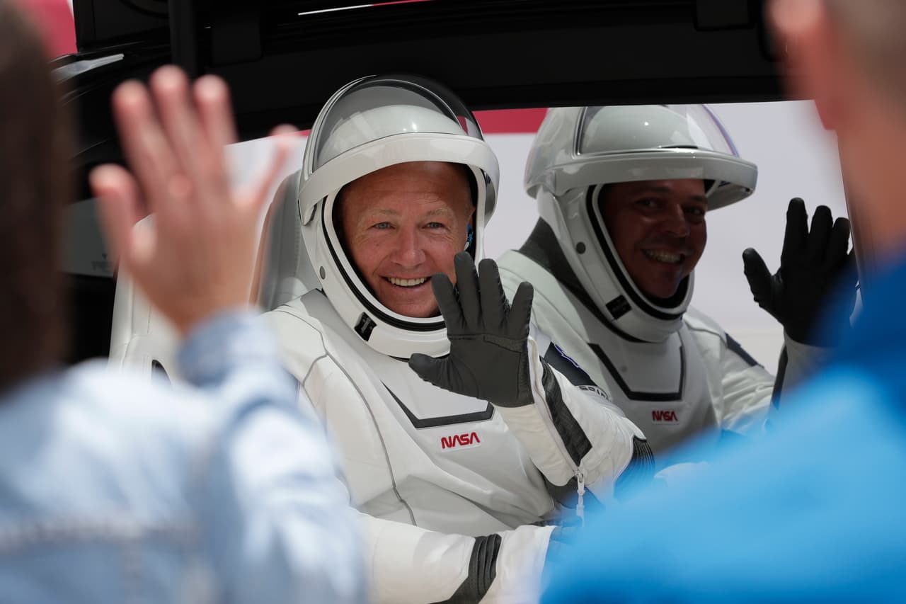 La última vez que enviaron astronautas desde Florida fue en el vuelo final del transbordador de la NASA en julio de 2011. Hurley (a la izquierda en la foto) fue el piloto de esa misión.
<br>