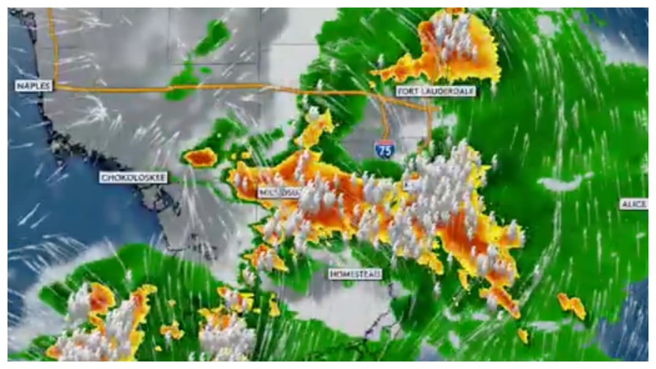 Fuertes lluvias en Miami-Dade y Broward este lunes podrían saturar los suelos, y viene más agua en la semana