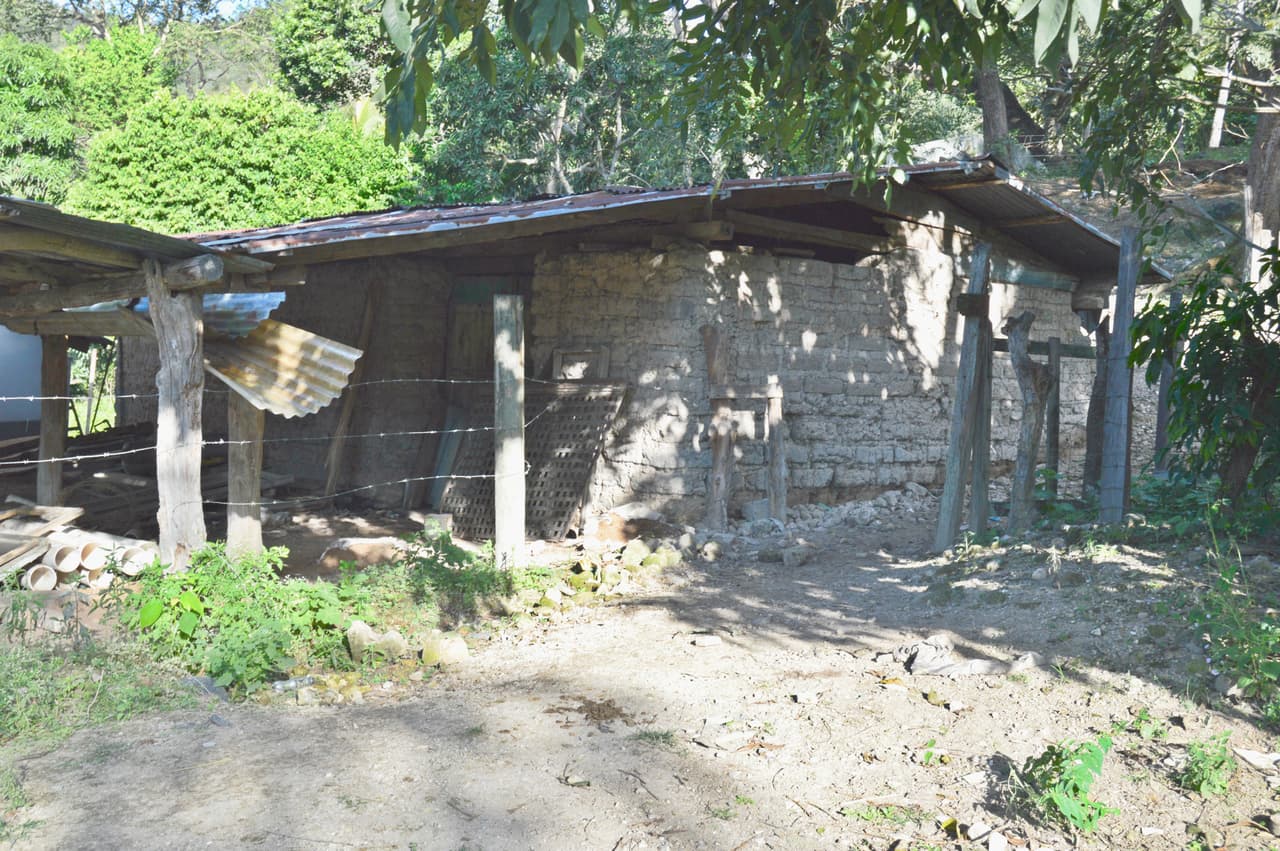 En esta casa de Gracias, Lempira, una provincia pobre y montañosa en el oeste de Honduras, nació Juan Orlando Hernández. Foto de Jeff Ernst.