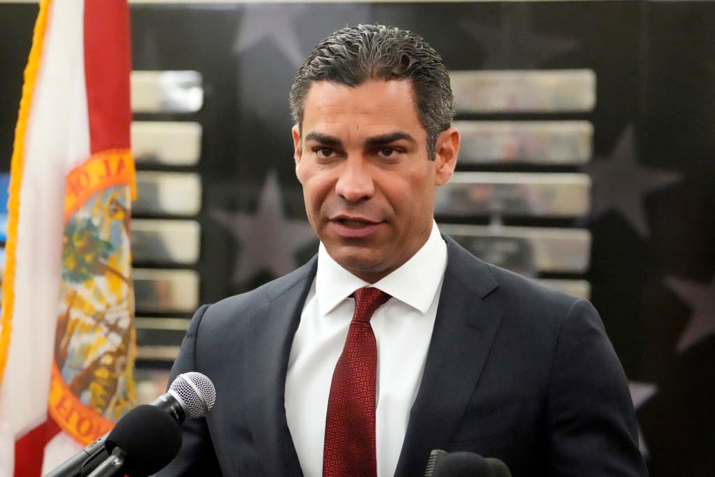 Francis Suárez, el alcalde de Miami en la mira del FBI, inscribe su candidatura para las primarias republicanas rumbo a 2024