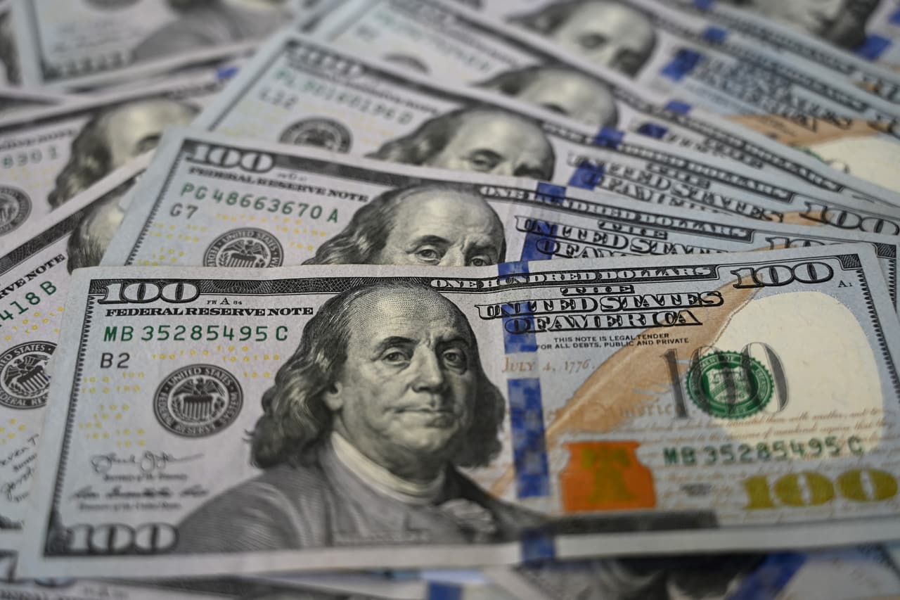 Hay muchas razones que pueden explicar por qué una familia se volvió multimillonaria. En algunos casos se trata de herencias enormes y en otros de negocios familiares que crecieron hasta convertirse en imperios. El portal moneyinc.com determinó cuáles son las familias más adineradas en 2022 y estos son los resultados.