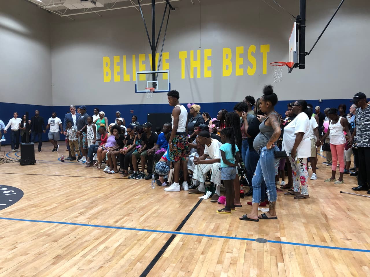 Familiares de Brandoniya Bennett de 9 años estuvieron presentes. 
<br>